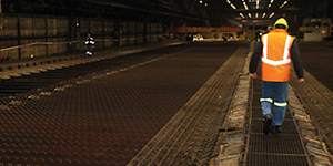 ArcelorMittal Ostrava vylepšila výrobu pružinové oceli pro automobilový průmysl. Investice ve výši 80 milionů korun do přestavby chladicího lože na středojemné válcovně zvýší kvalitu i vyráběné množství