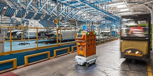 Mobilní roboty MiR pomáhají ve FORD Motor optimalizovat  interní logistiku v prostředí montážní linky