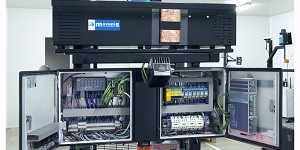 Integrovaná logistická řešení v oblasti skladování – autonomní vysokozdvižné vozíky jsou vybaveny výkonnou počítačovou technologií Siemens