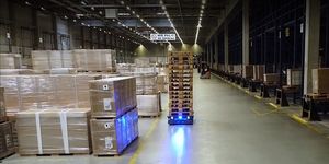 FM Logistic investuje do autonomních mobilních robotů v logistickém centru IKEA