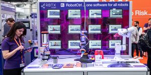 Jeden pro všechny: Snadné ovládání robotů různých výrobců pomocí RobotCtrl