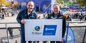 Tam, kde se přesnost snoubí se sílou: společnost Conrad od nynějška dodává časomíru a elektroniku pro Světový pohár BMW IBU v biatlonu