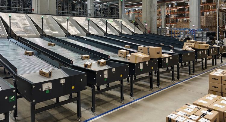OSTROJ dodal dopravníkovou linku pro Notino v Rumunsku. Systém zvládne až 6 000 balíků za hodinu