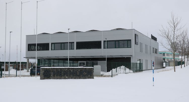 HENNLICH ve Žďáru nad Sázavou otevřel svůj 3. průmyslový areál v Česku