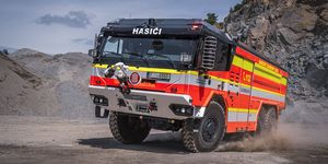 Kopřivnická automobilka Tatra Trucks během roku 2025 navýšila výrobní výkon a zároveň jí vzrostly tržby