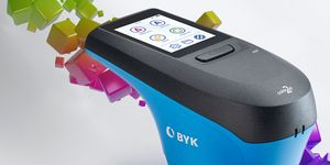 Ruční spektrofotometr s integrovaným leskoměrem a podporou digitálních standardů