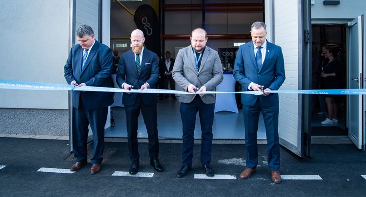 Eldis Pardubice otevřel novou halu za 100 milionů. Umožní testování 3D radarů
