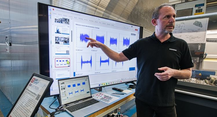 DATRON Technologický seminář představil pětiosé obrábění i chlazení alkoholem