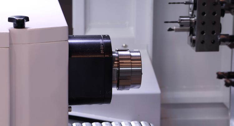 Profika předvedla nové stroje i adaptovanou robotickou buňku, zájem byl o automatizaci